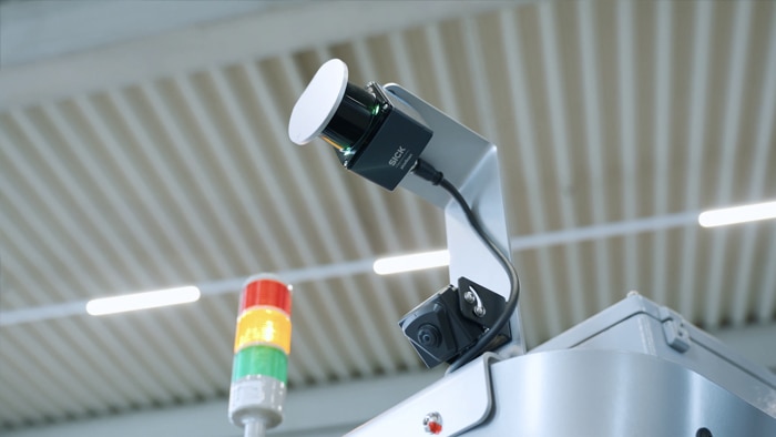 Mounted safety laser scanner on the vehicle