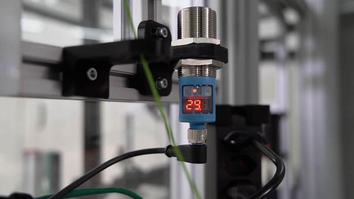 Swiss-Smart-Factory-Ultraschallsensor