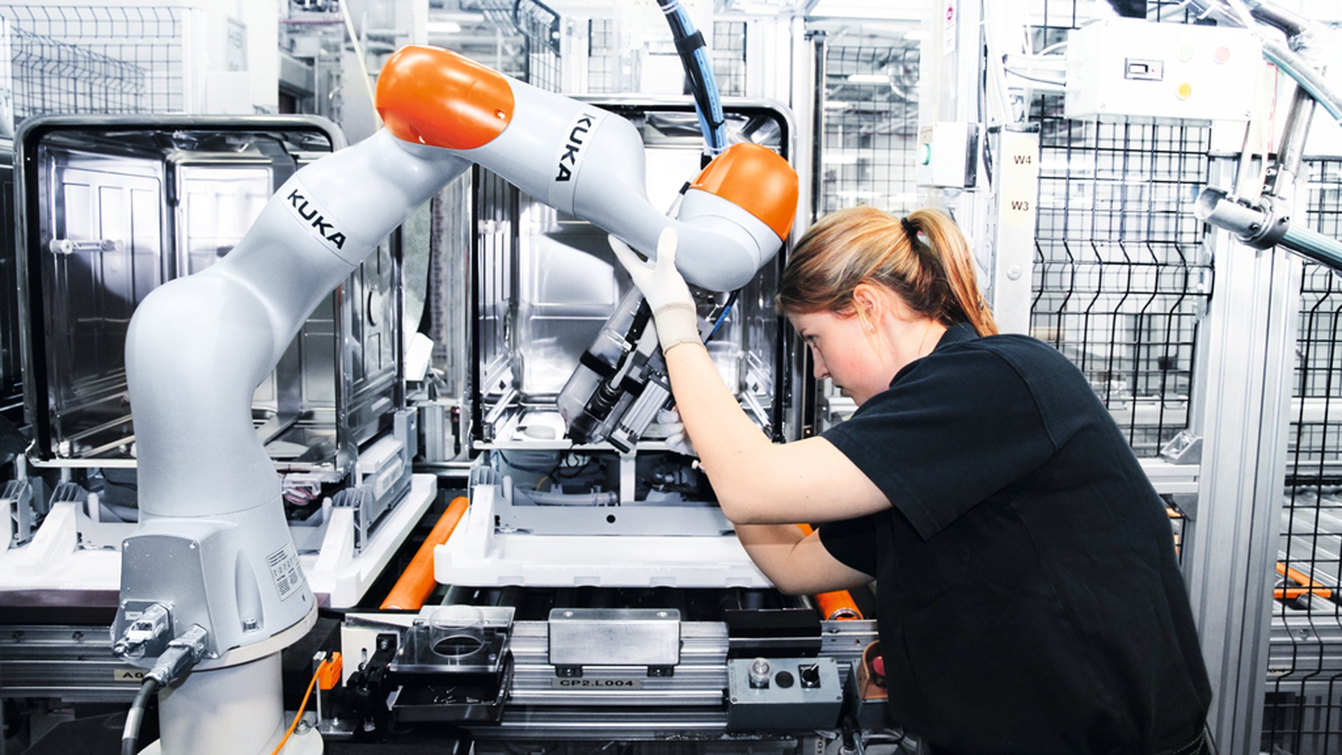 Solutions for robots from KUKA | SICK