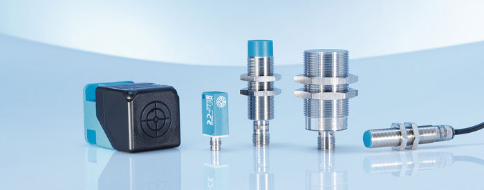 les détecteurs de proximité inductifs sont disponibles sous des formats cylindriques ou cubiques