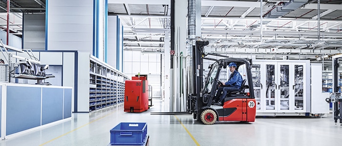 image d'un AGC et AGC dans un entrepôt 